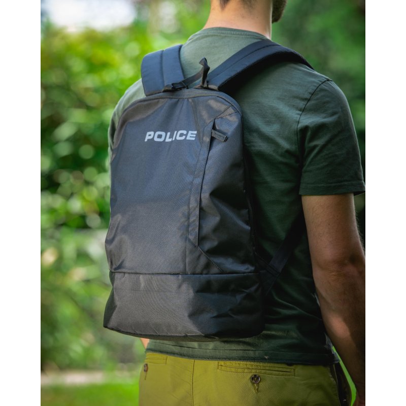 POLICE RUCKSACK HERREN NYLON LAPTOPFACH SCHWARZ PT4272660 — Logo-Detail